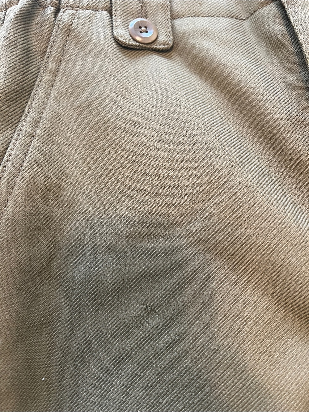 Banana Republic Olive Cargo Pants - Durable Utility Style - Picture 9 of 11